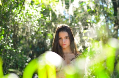 A MODELO NATURISTA, NATASHA STEFFENS .